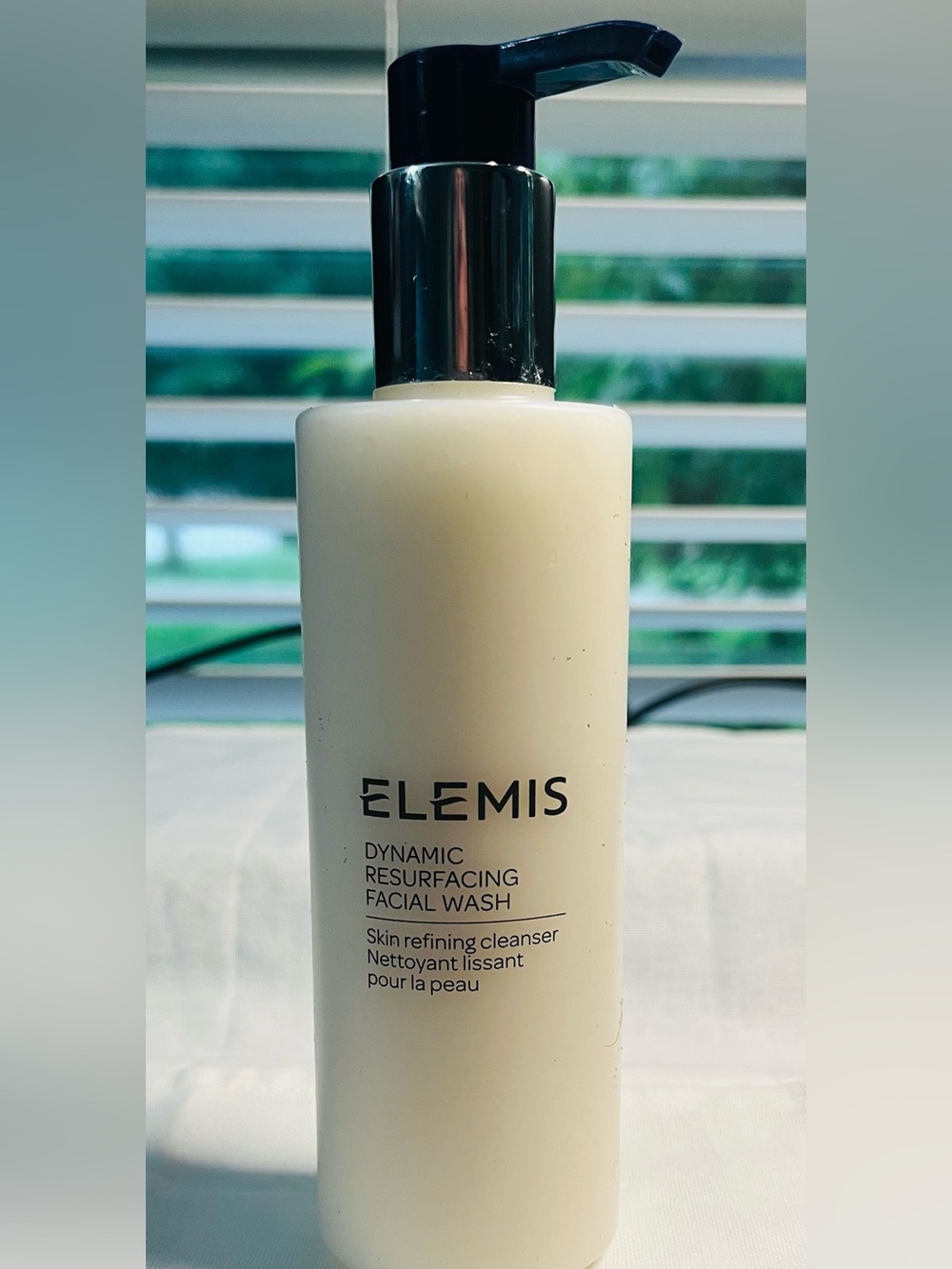 ELEMIS Dynamic Resurfacing Facial Wash - 200ml Bottle.